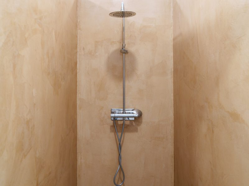 Esprit Reno est une entreprise spécialisée dans la rénovation intérieure et extérieure. Peinture, ravalement de façade, revêtements muraux et sols, isolation, traitement de toiture et aménagements. Nous apportons un soin particulier aux finitions et à la qualité pour valoriser maisons, appartements et bâtiments. Basés dans le Gard, nous intervenons à Nîmes, Bellegarde, Marguerittes et dans toute l’Occitanie.